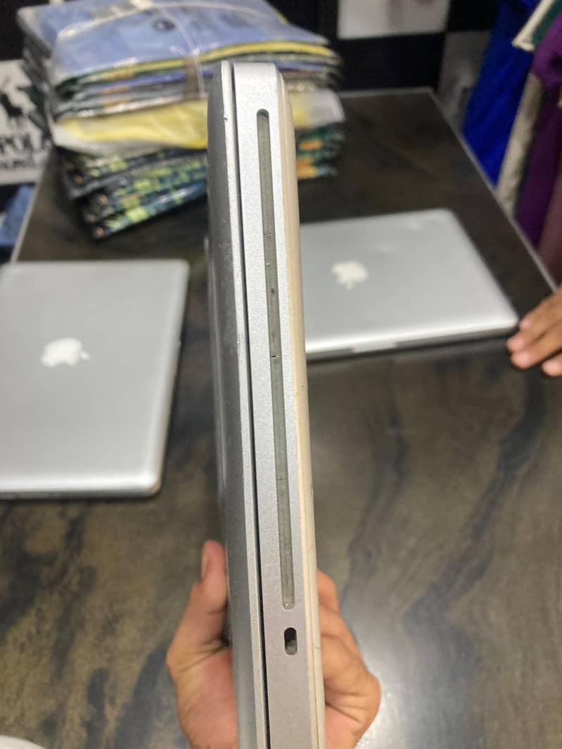 Apple Macbook Pro 7