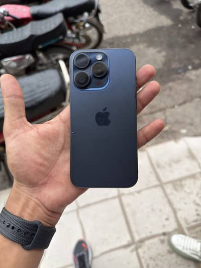 iPhone 15 pro Jv 128 gb 10/9 condition waterpack