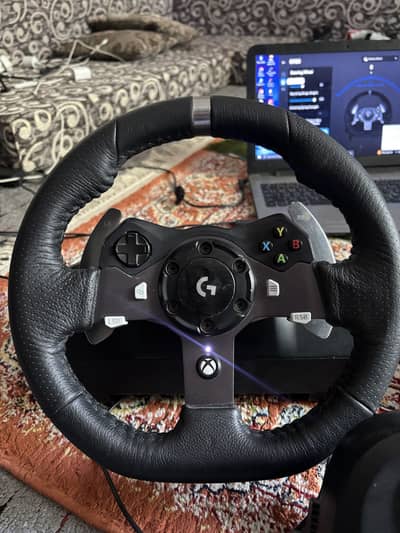 Logitech G920 racing wheel for Xbox and pc