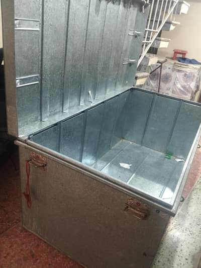 iron trunk/paiti very high quality