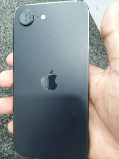 Apple iPhone 16e