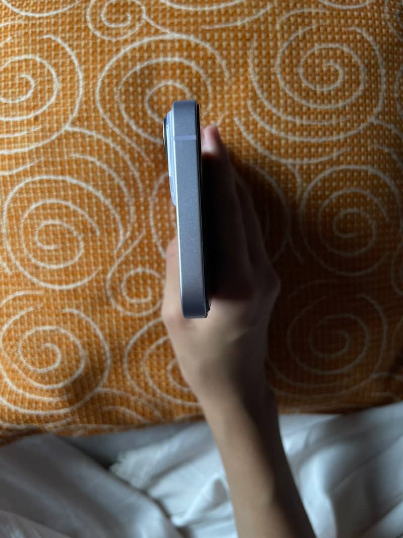 Apple iPhone 14 5