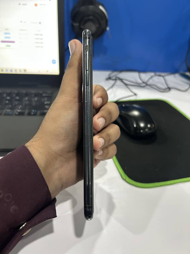 Apple iPhone 7 Plus 1