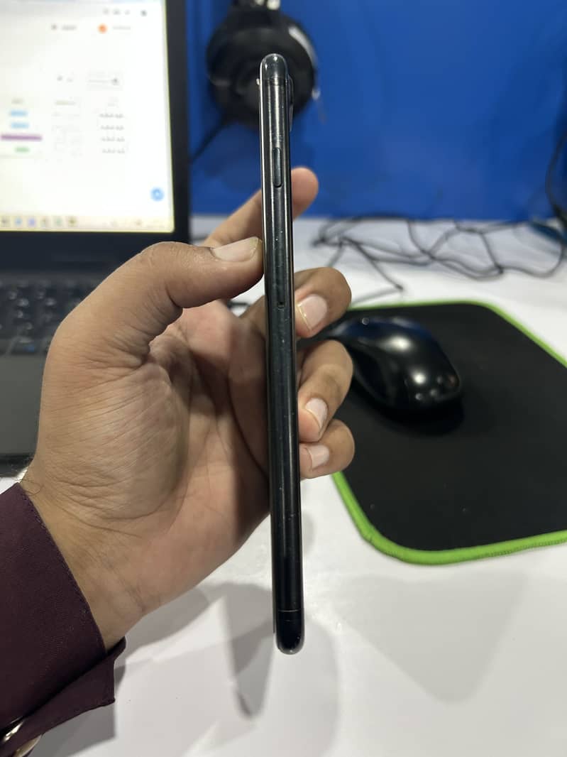 Apple iPhone 7 Plus 3