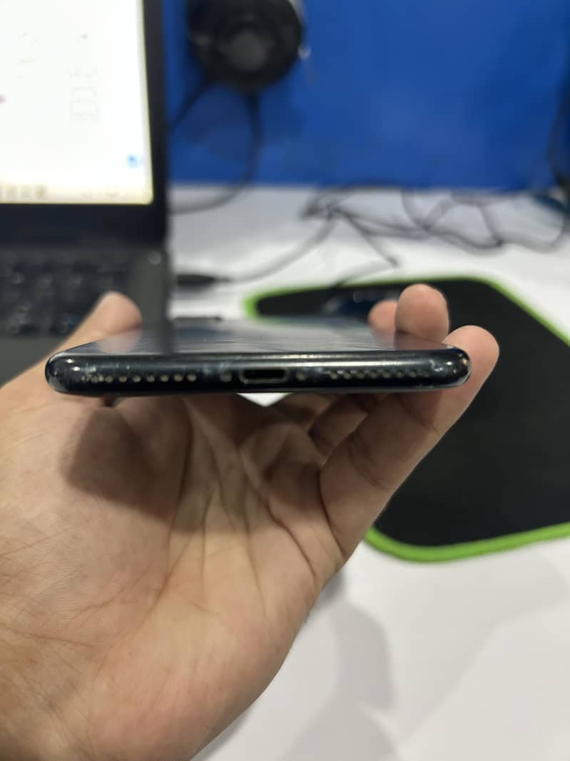 Apple iPhone 7 Plus 4