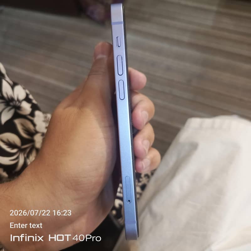 Apple iPhone 12 6