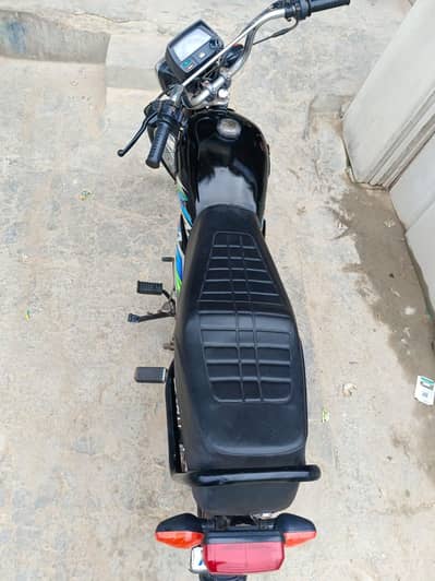 unique bike all ok koi kam nhi ha gari ma 1st owner ha