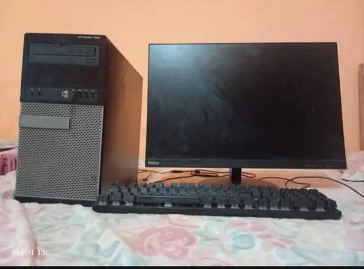 Dell OptiPlex Desktop Computer 0