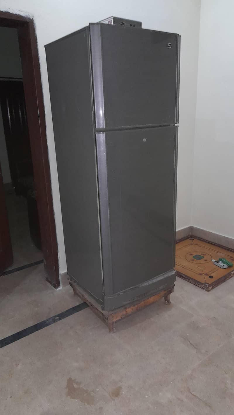 Refrigerator 0