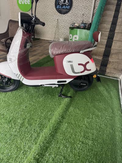 Evee lx white colour