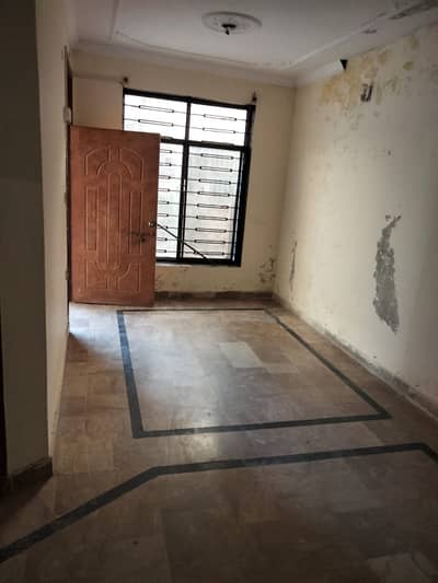 Ghouri town pH 5b Ground floor water Tanker electrity Available