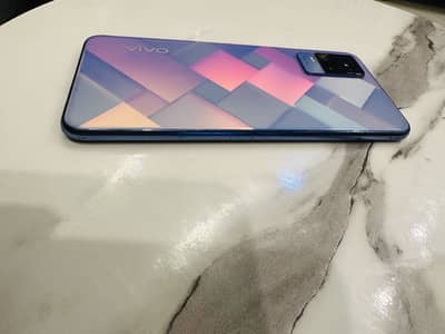 Vivo v21