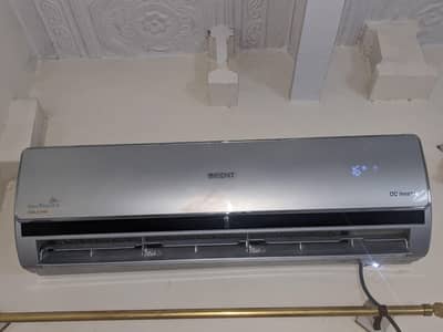 orient 1.5 ton DC inverter. . all okay . . running condition