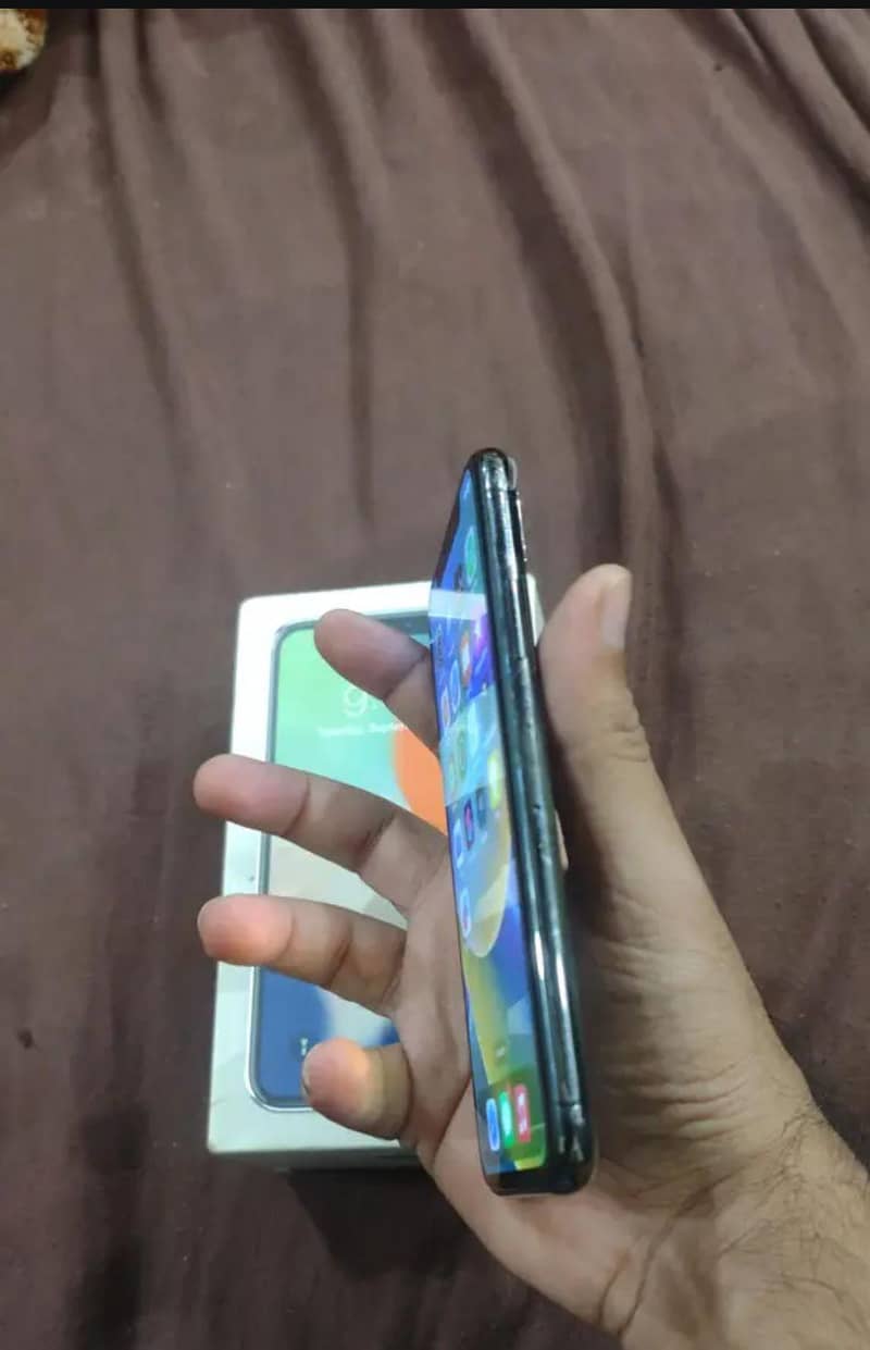 Apple iPhone X 3