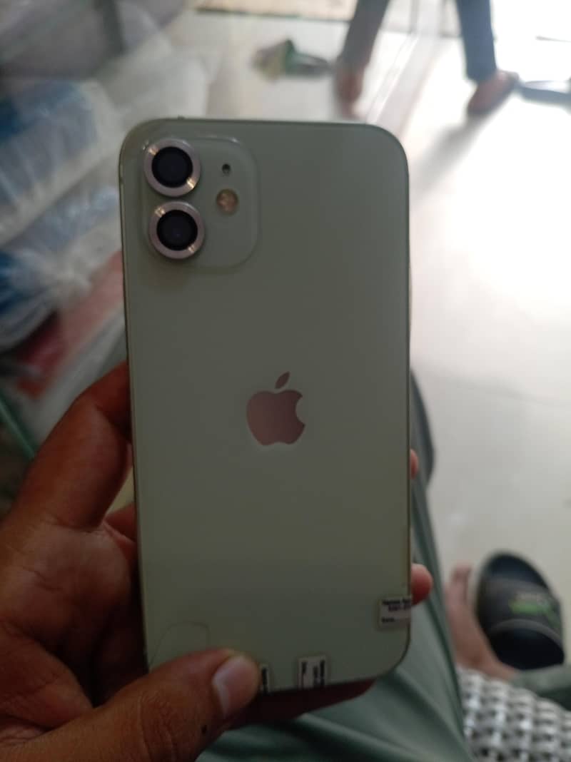 Apple iPhone 12 1