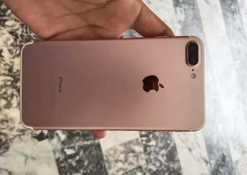 Apple iPhone 7 Plus 1