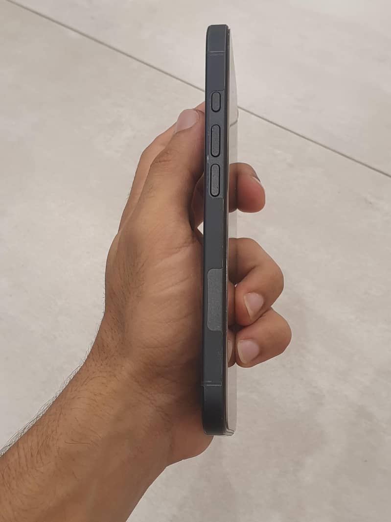 Apple iPhone 16 3