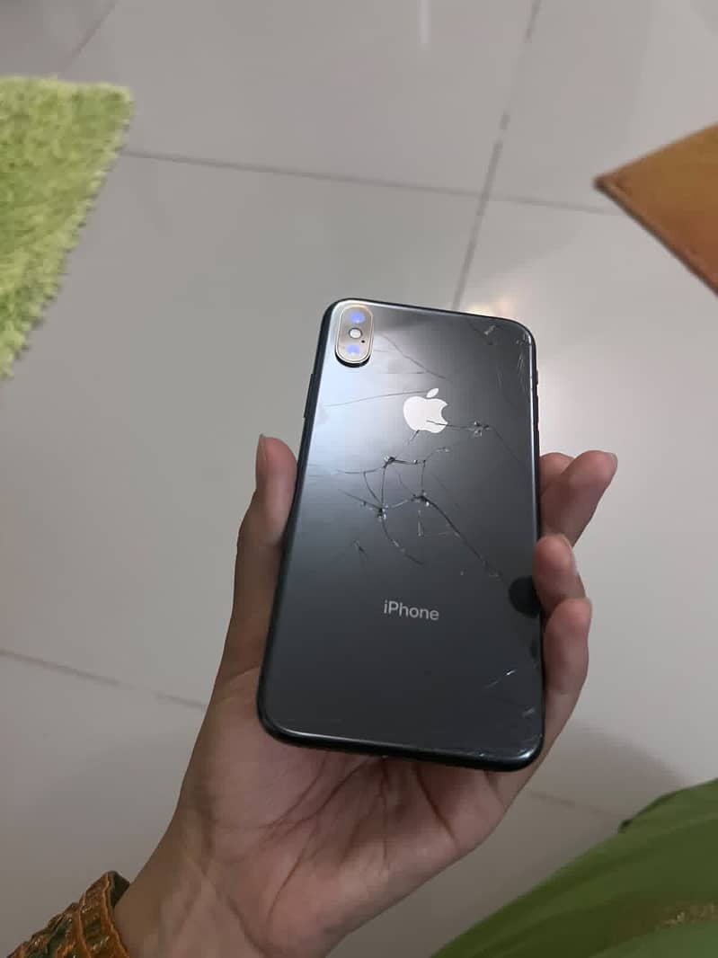 Apple iPhone X 4