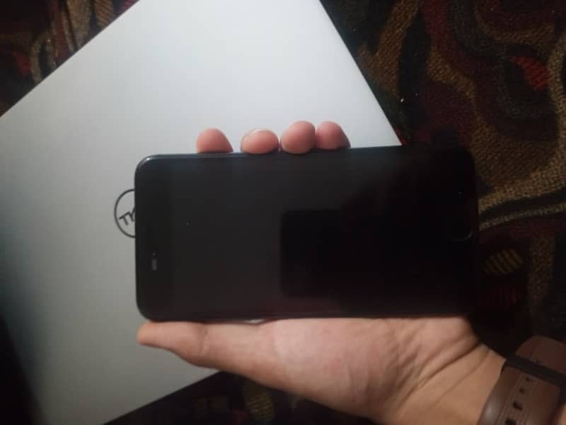 Apple iPhone 8 Plus 3