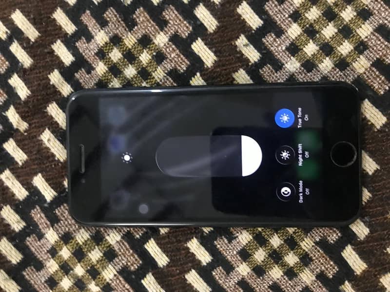 Apple iPhone SE3rd generation 4