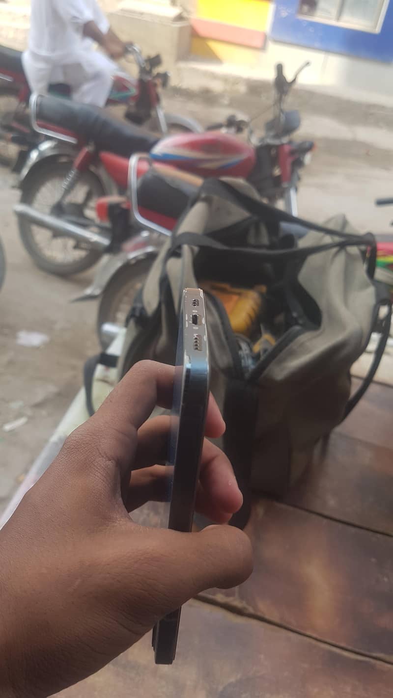iphone 12pro 2