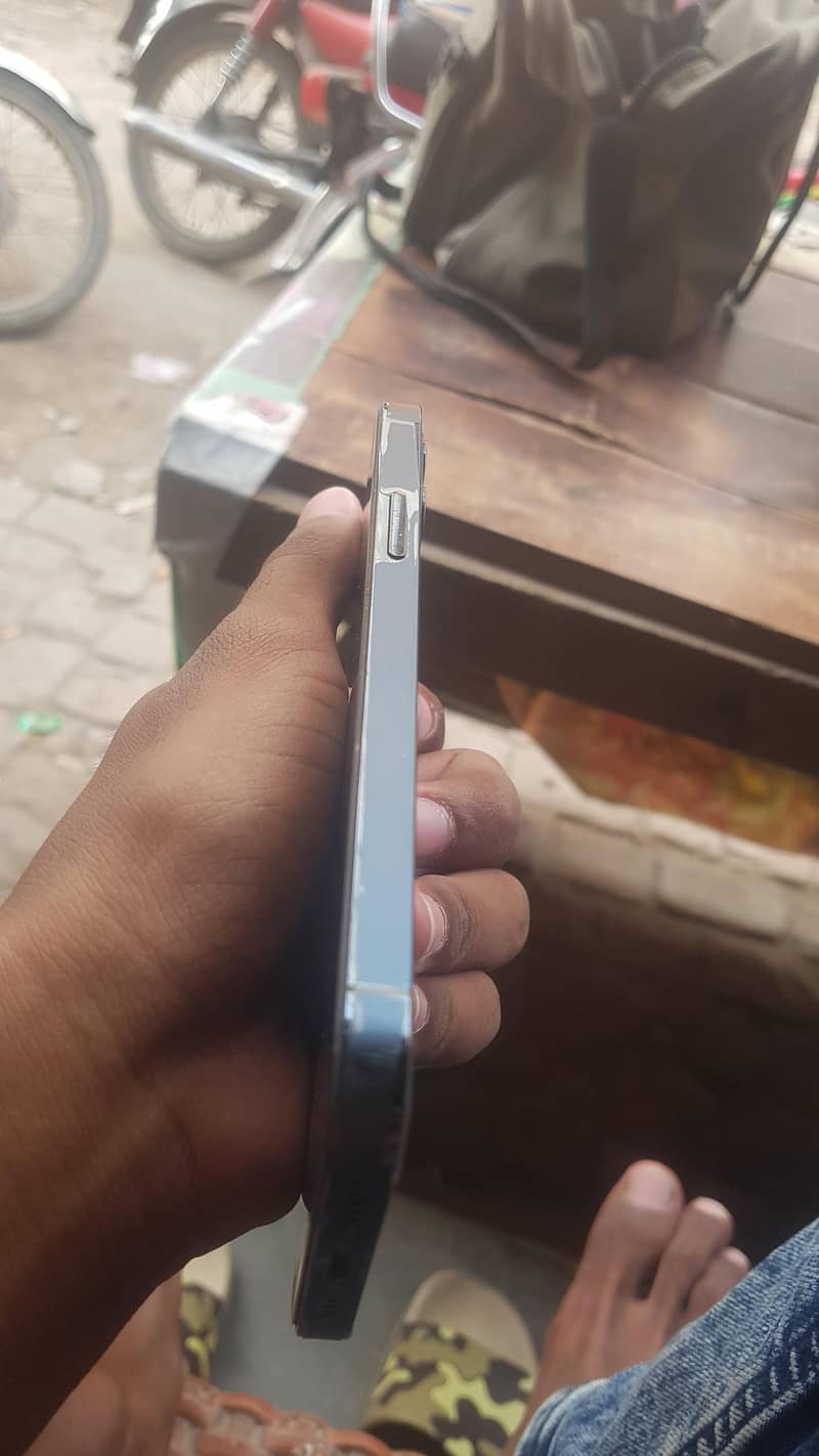 iphone 12pro 3
