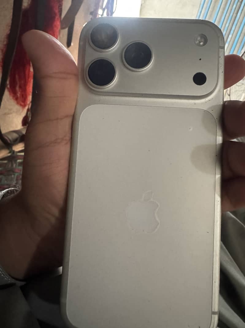 Apple iPhone 17 Pro Max 0