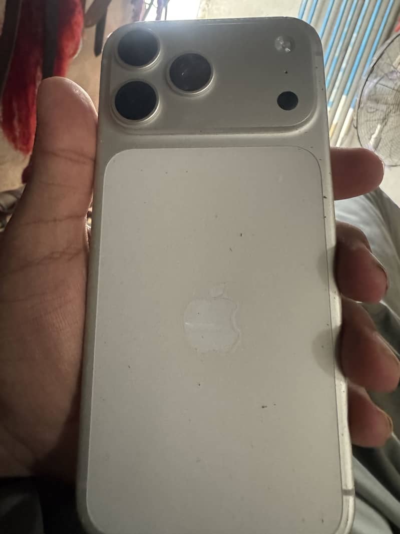Apple iPhone 17 Pro Max 6