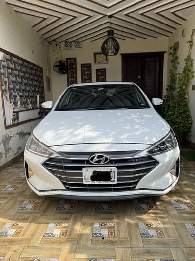 Hyundai Elantra For Sale in Execellent Condition