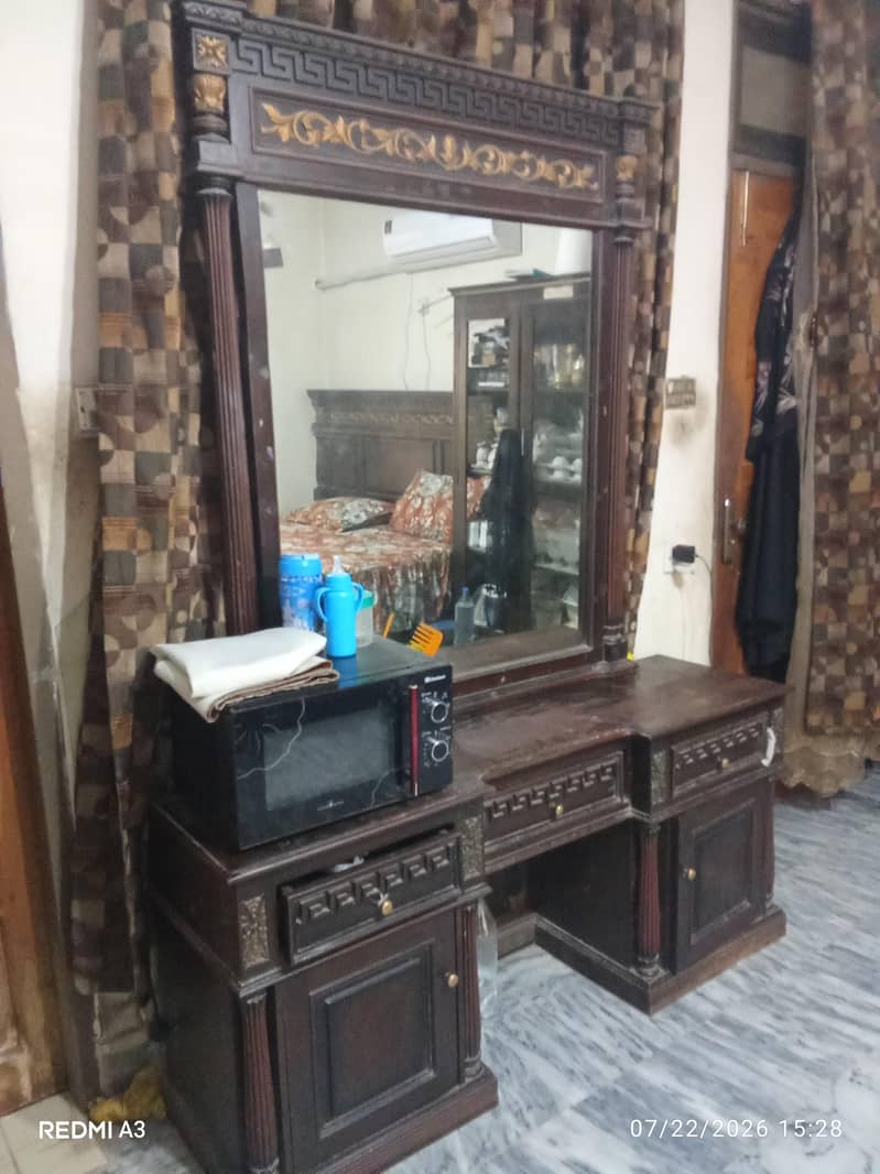 Dressing Table 3