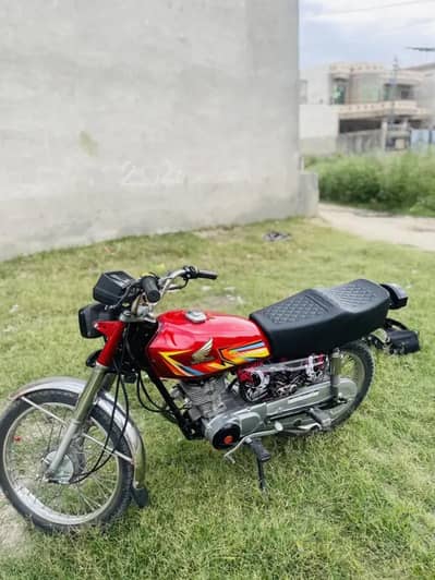 Honda CG 125 (2006 Model) - Excellent Condition - Lush Red