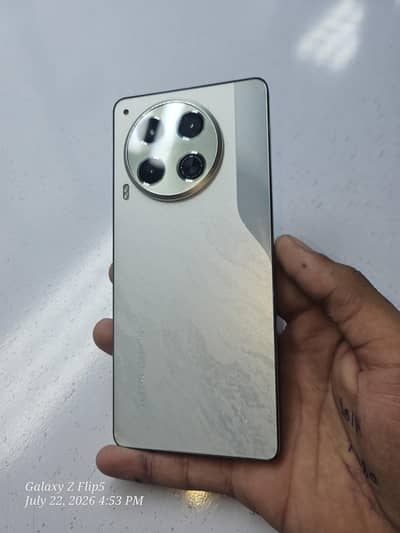 Tecno CAMON 30
