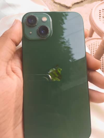 Apple iPhone 13
