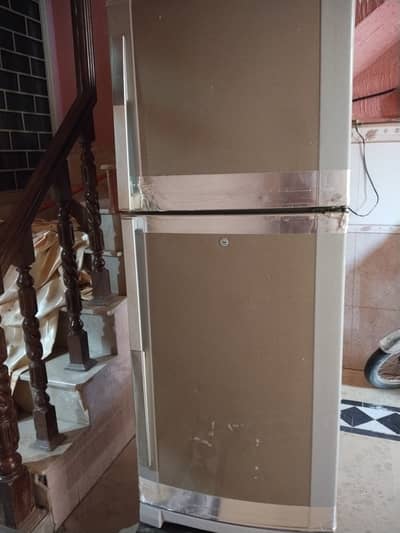 Dawlance refrigerator medium-sized for sale