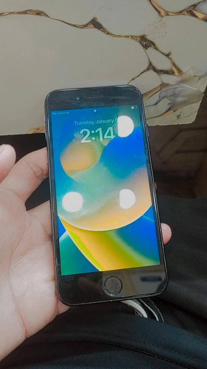Apple iPhone 8 1