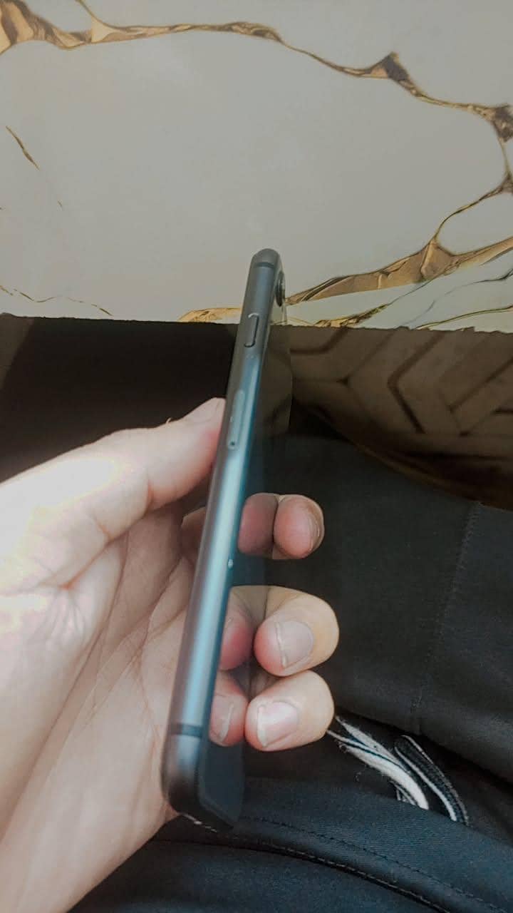 Apple iPhone 8 2