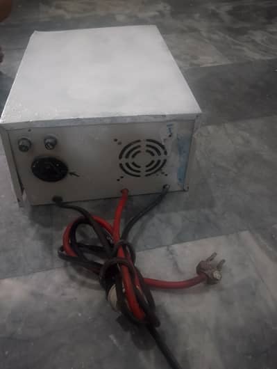 500-700 watts UPS