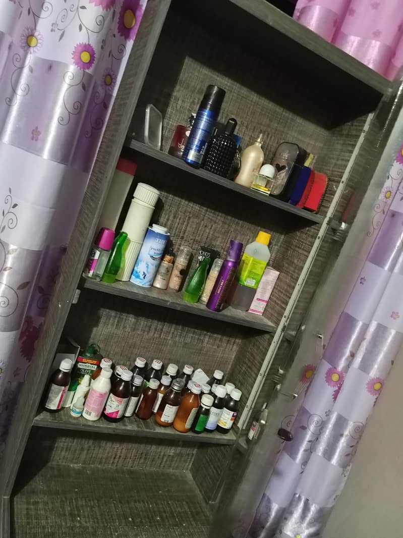 use dressing table for sell 0