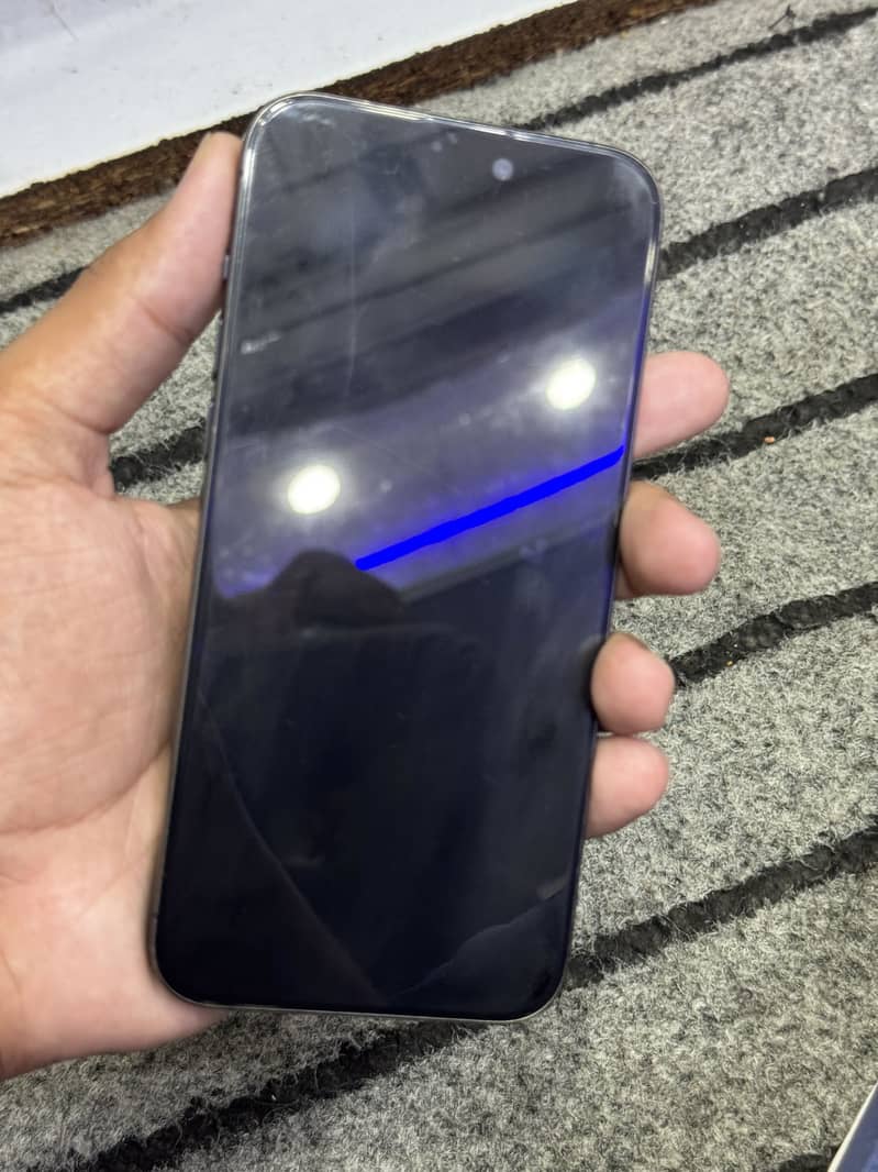 Ip 15max physical plus e sim tray 2