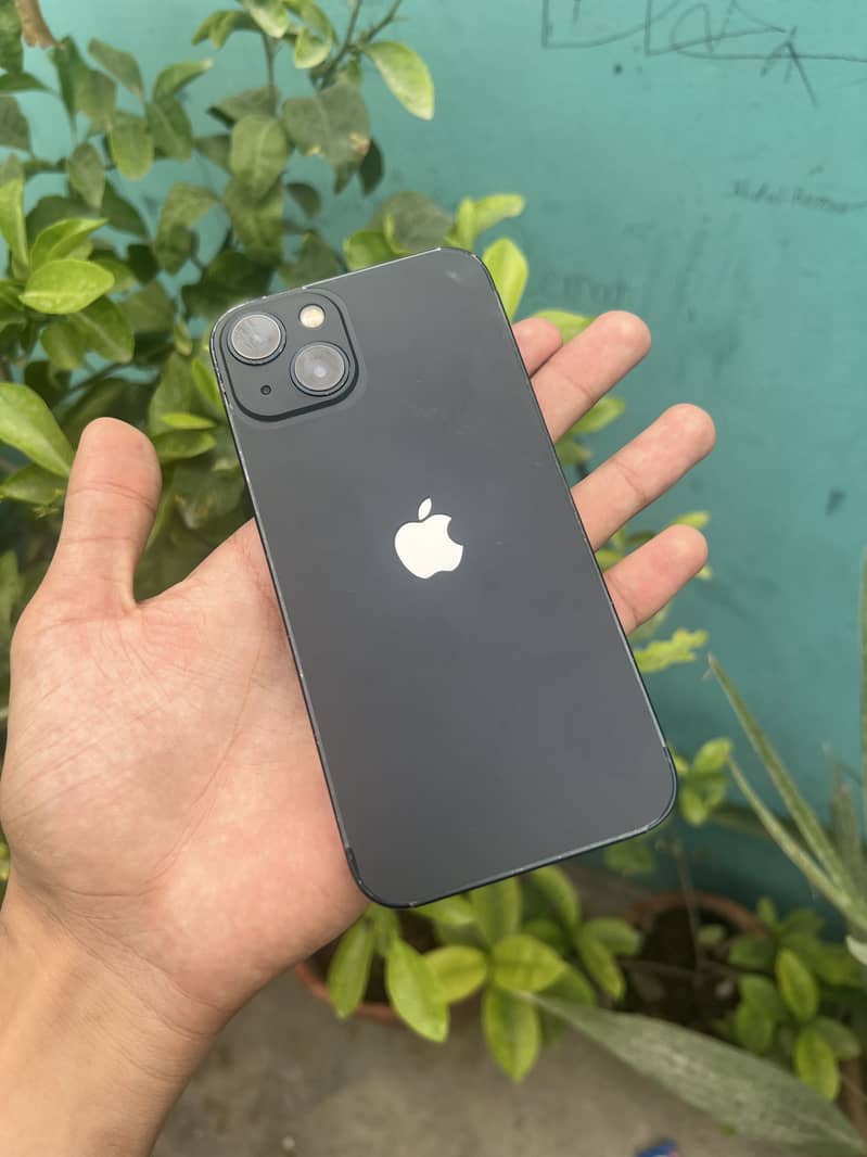 Apple iPhone 13 0