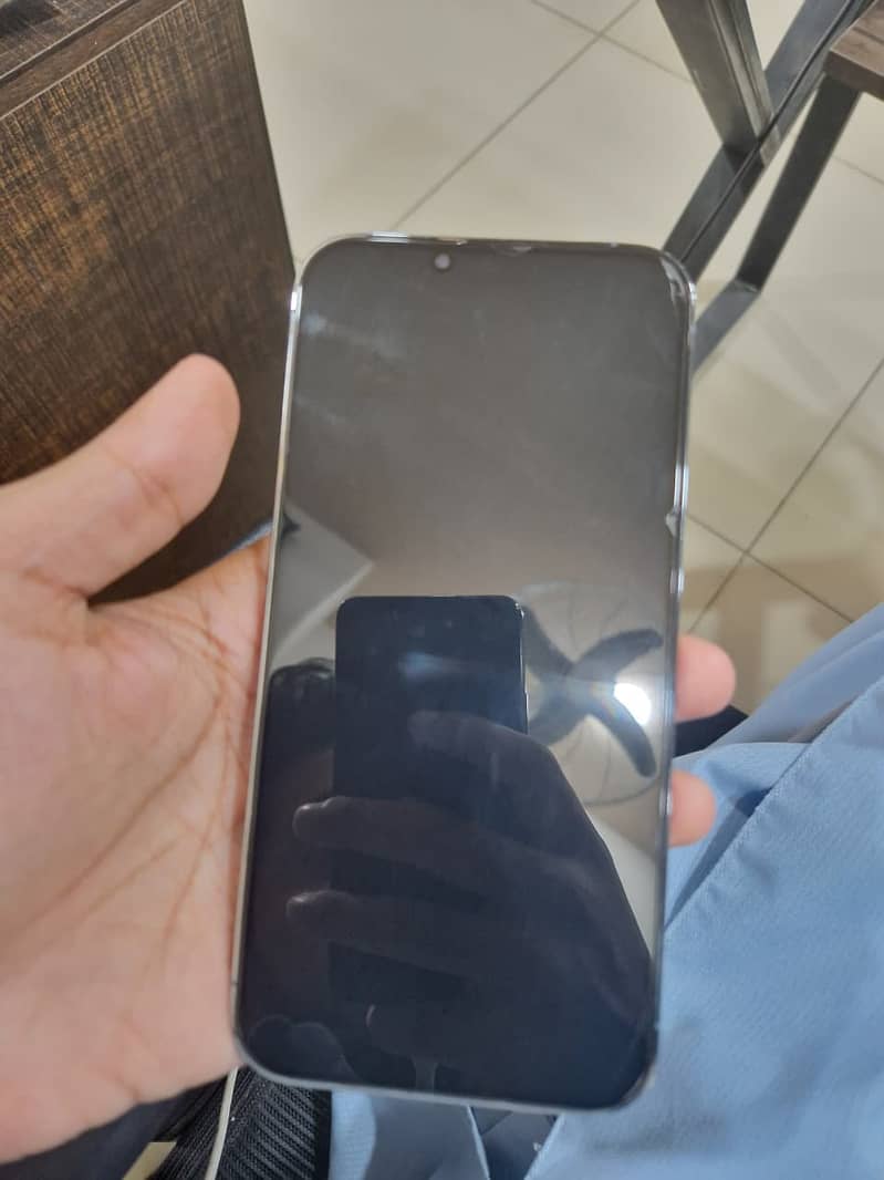 Apple iPhone 13 Pro Max 4