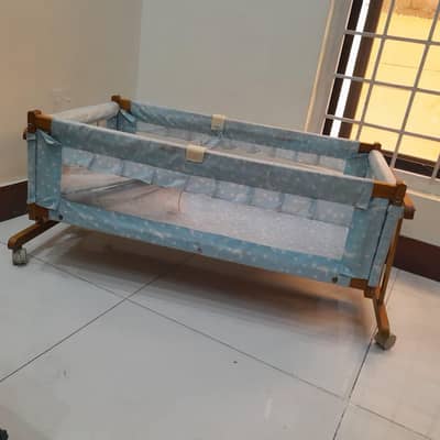 baby cot