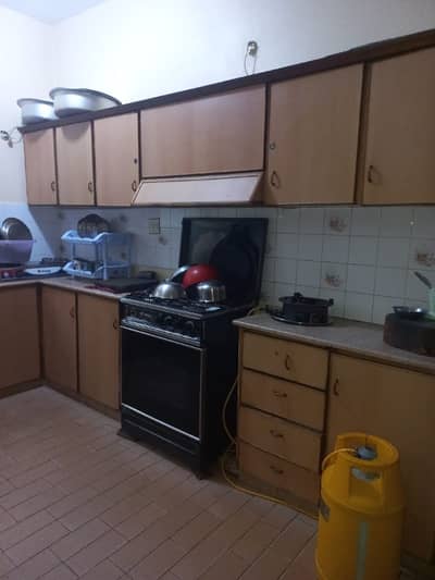 Available flat 4 th foor
