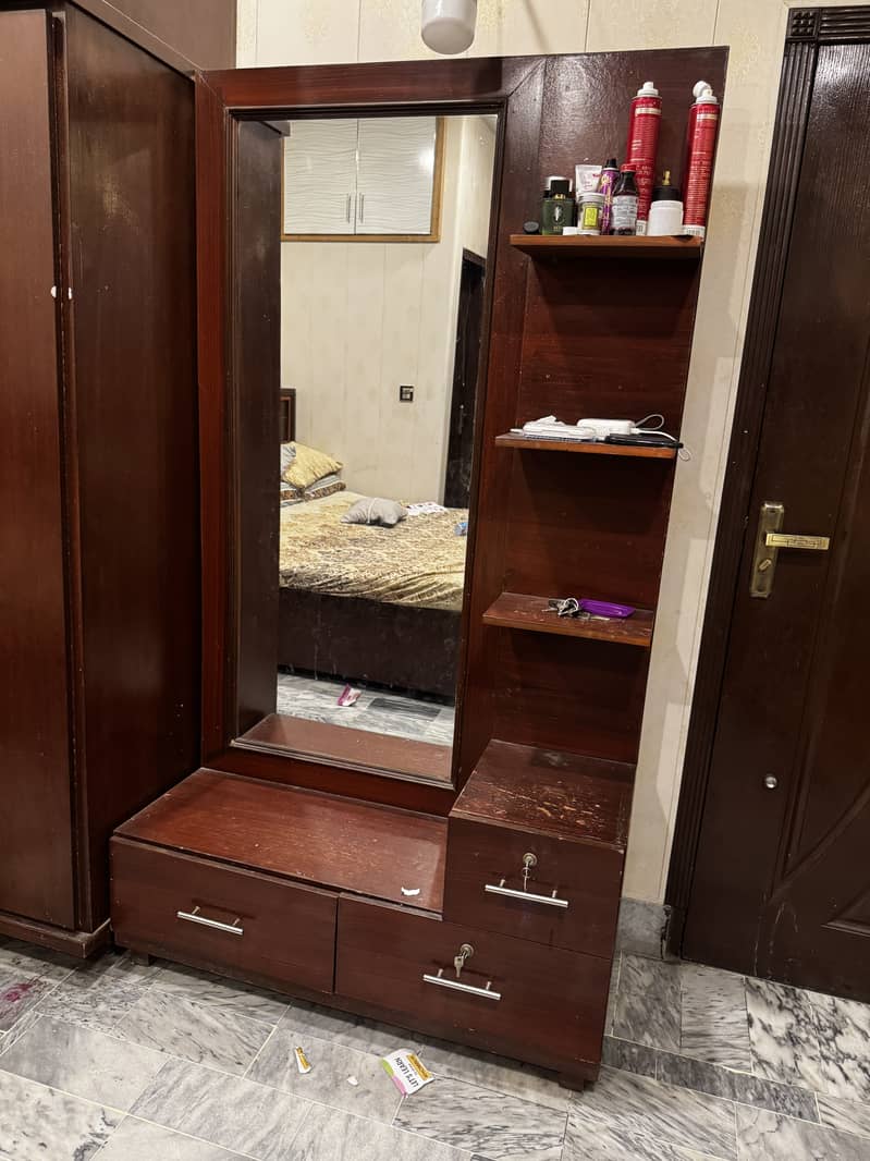 Dressing Table 0