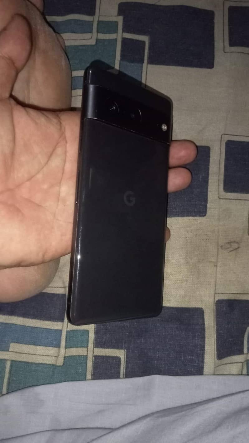 Google Pixel 7 4