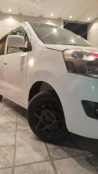 RIMS AND TYRES FOR SALE IN EXCELLENT CONDITION