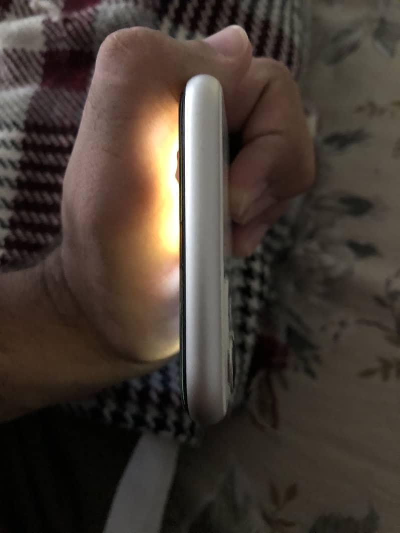 iPhone 11 6