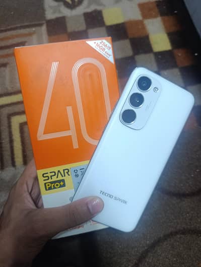 Tecno speak 40 pro+ 8 256 10/9 with box and charger