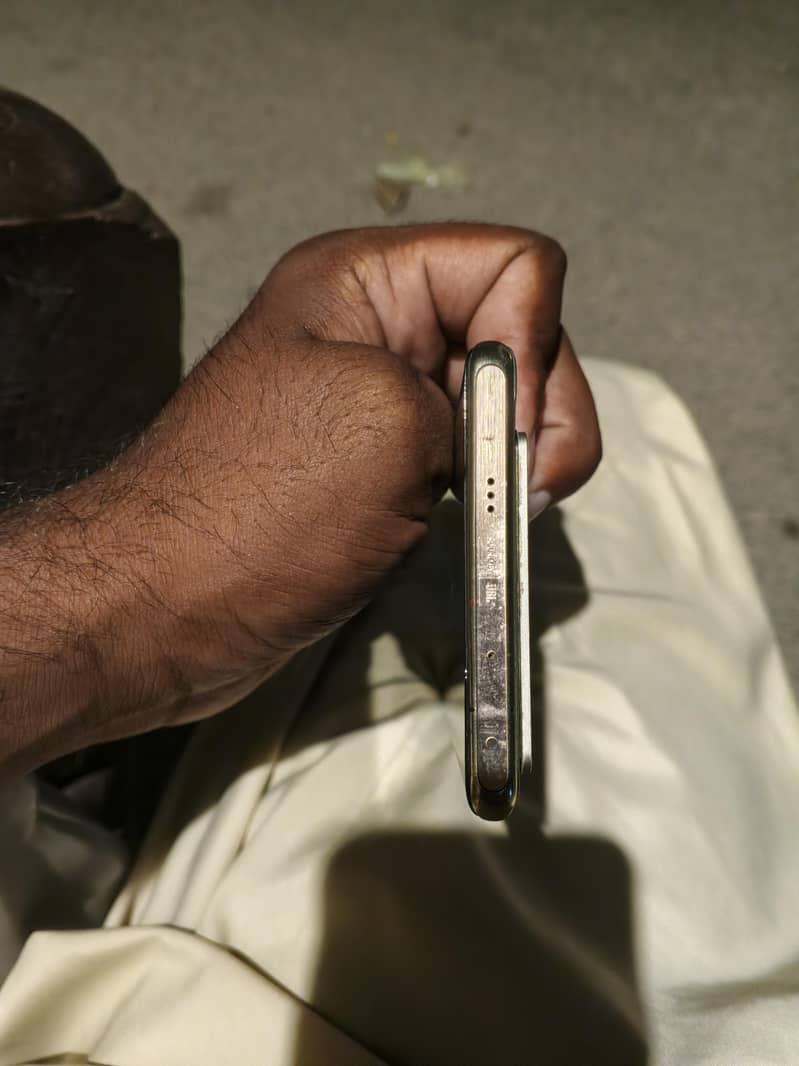 Infinix zero 40 pro plus 4