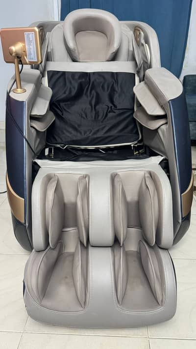 Zero massage chair